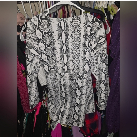 🍂🍁Prettylittlething 22 Snake Print Tie Waist Blouse - Picture 5 of 5